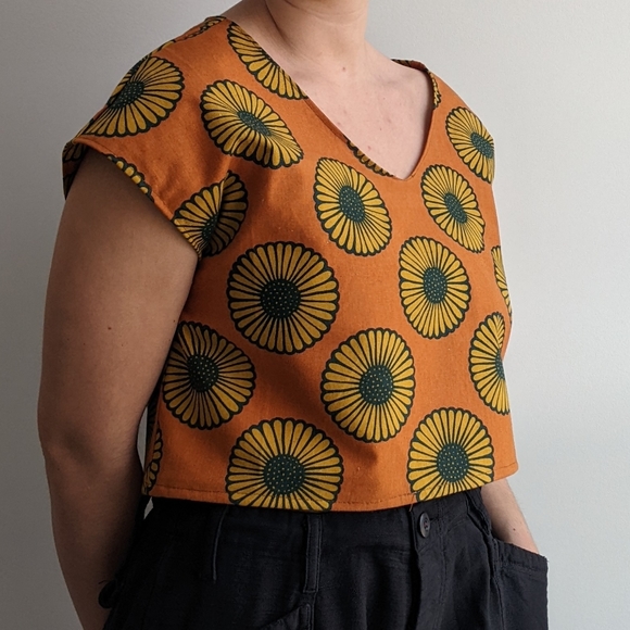 Sunflower Top - Cropped - Picture 5 of 5
